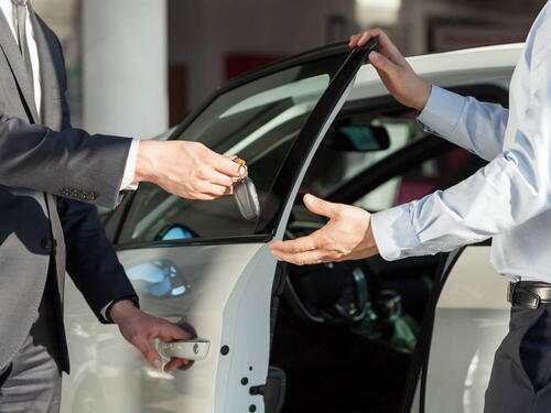 Ako kupujete polovan automobil obavezno provjerite ovih 5 stavki