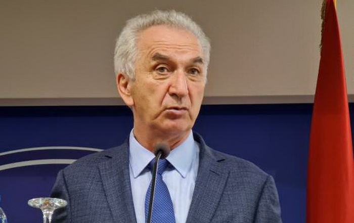 Ako Schmidt dolazi s Bonskim ovlaštenjima, nema šta da traži u RS-u