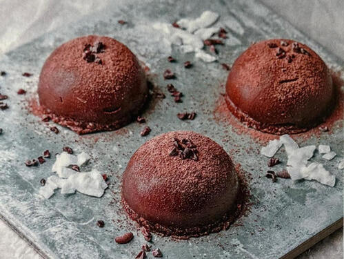 Ako volite lagane voćne kolače, ovaj od brusnica i limuna je pravo ljetno osvježenje