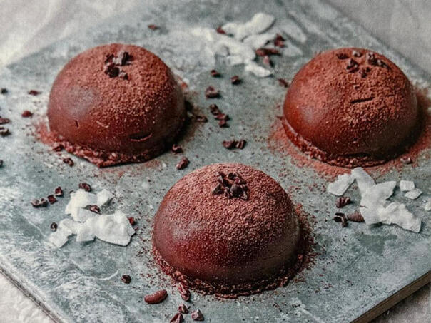 Ako volite lagane voćne kolače, ovaj od brusnica i limuna je pravo ljetno osvježenje