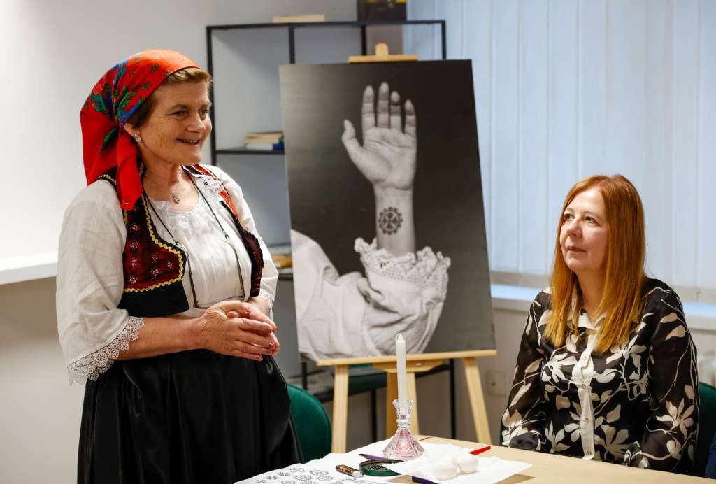 "Ako zaboravimo tradiciju, gubimo sebe": Snažna poruka sa programa "Otisci tradicije"