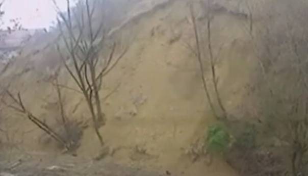 Aktivirano klizište u Zenici, jedna porodica iselila iz kuće