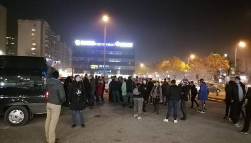 Aktivisti NIP-a se okupili pred općinom Novi Grad
