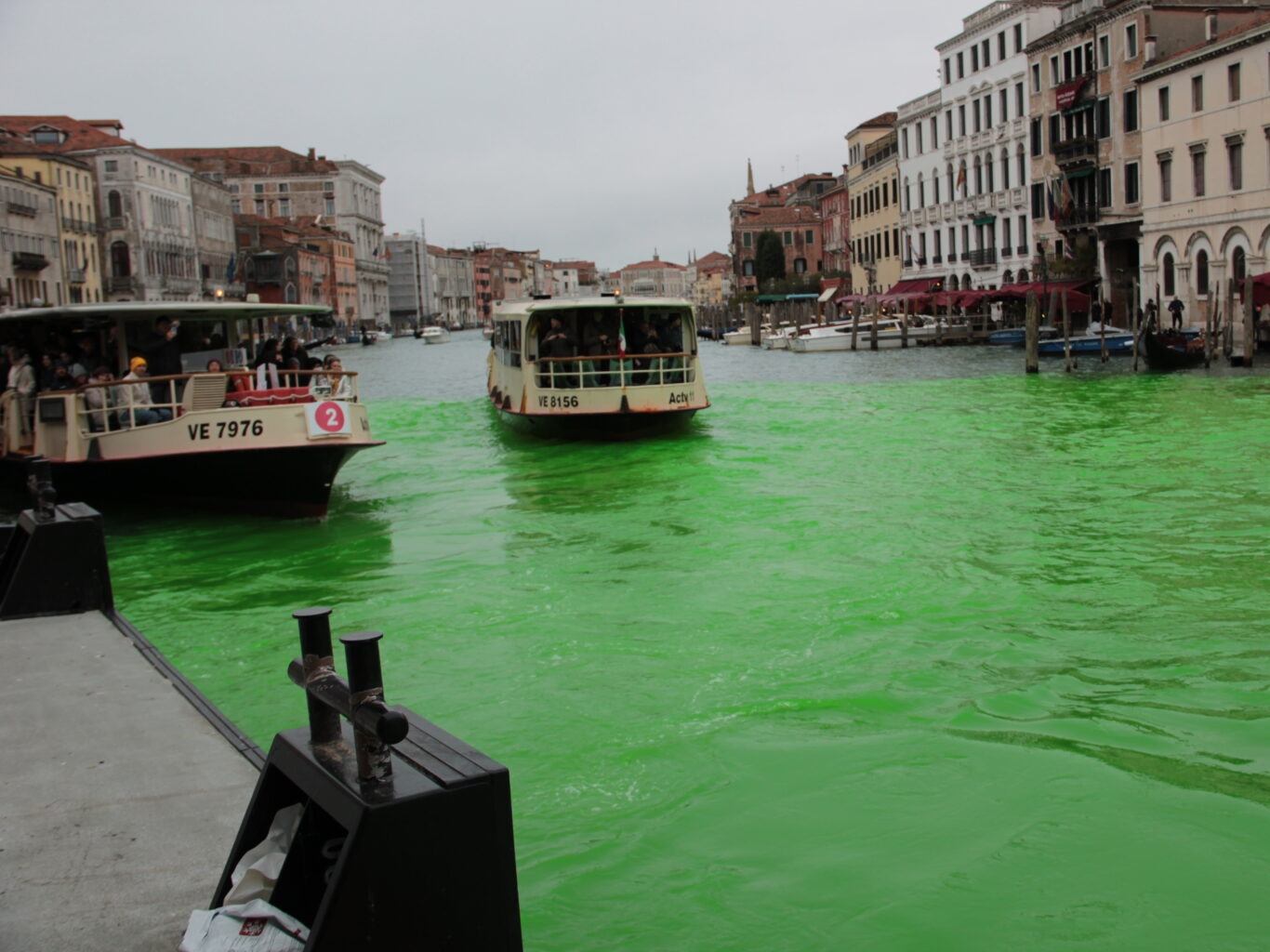 Aktivisti obojili Veliki kanal u Veneciji: Greti Thunberg zabranjen ulazak u grad