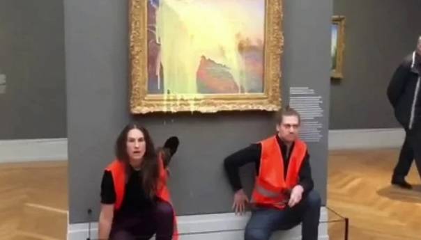 Aktivisti prosuli pire krompir na sliku Clauda Moneta vrijednu 110 miliona dolara