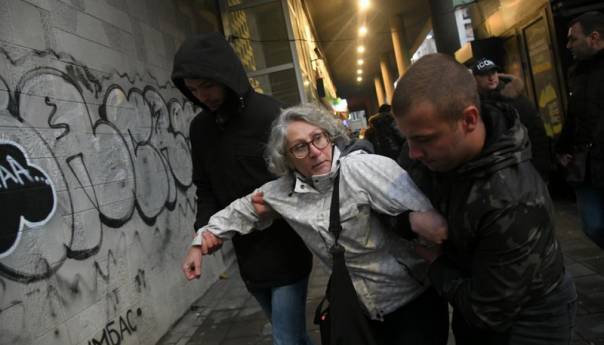 Aktivistica Aida Ćorović: Vjerovala sam da će me odvući u prvi haustor i prebiti