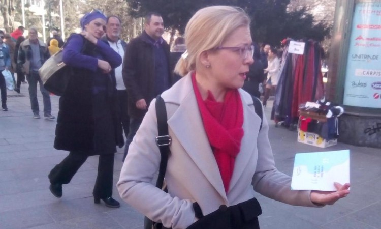 Aktivistkinje Cure u uličnoj akciji za bolju kvalitetu života građana BiH