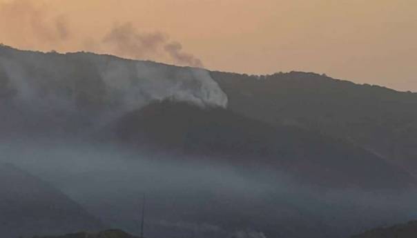 Aktivni požari na nekoliko lokacija na području Srebrenice