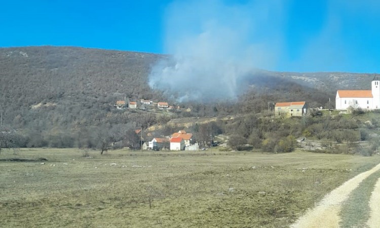 Aktivno više požara u Tomislavgradu