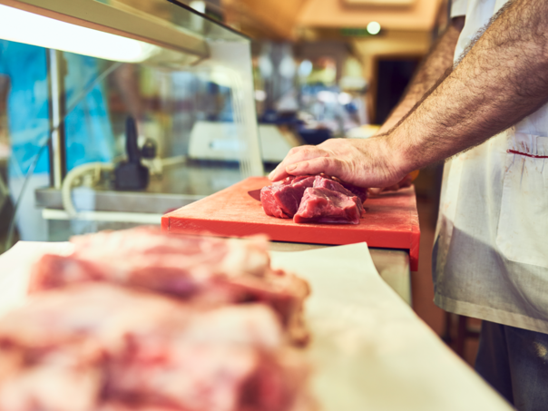 Skandalozno: Meso za preradu iz Argentine u maloprodaji u RS?