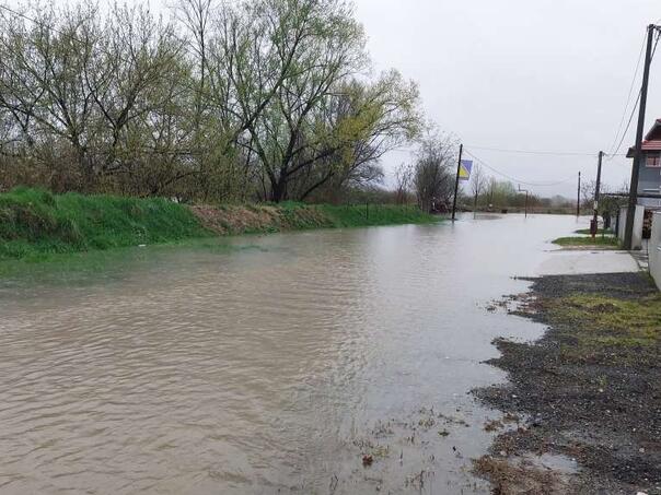 Alarmantno stanje u TK: Vodostaj raste, poplave i klizišta prijete