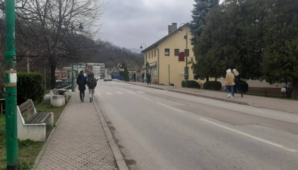 Alarmantno u BPK-a, od ponedjeljka đaci prelaze na online nastavu