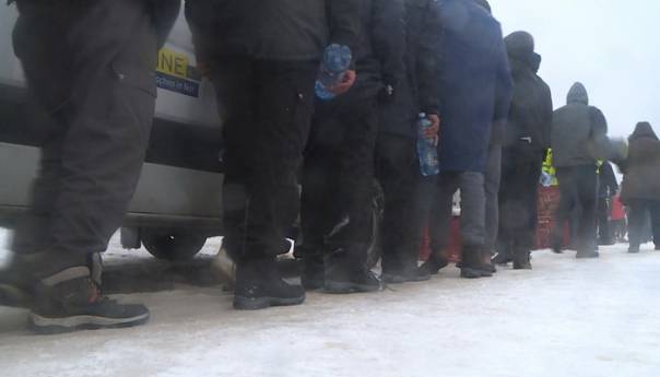 Alarmantno u kampu Lipa, snijeg dodatno otežao situaciju