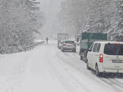 Alarmantno: Zbog snijega zatvoren put Bugojno-Kupres