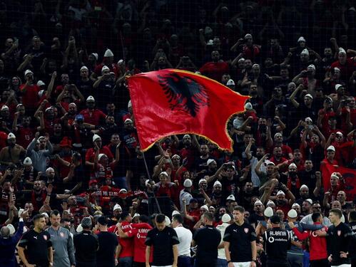 Albanija praktički osigurala plasman na EURO, sa klupe je predvode svjetske legende