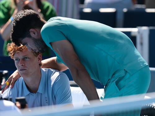 Alcaraz slavio nakon pet gemova, bolesni Sinner predao