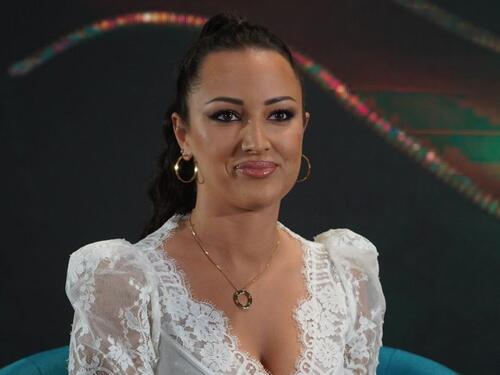 Aleksandra Prijović blista i u odmakloj trudnoći, objavila fotografiju iz Disneylanda