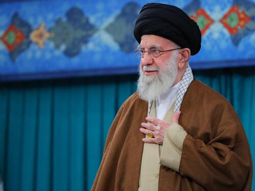 Ali Khamenei predvodio dženazu članu Revolucionarne garde ubijenom u Siriji
