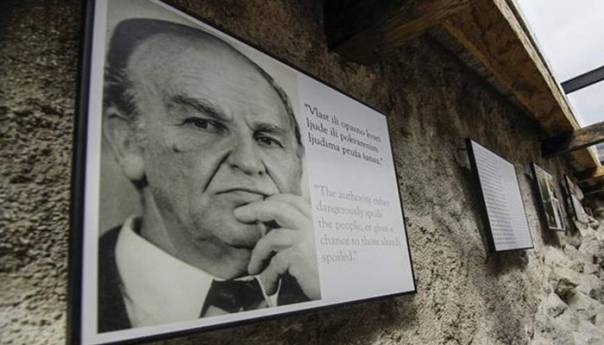 Alija Izetbegović u knjizi 'Sjećanja' o masakru na Markalama