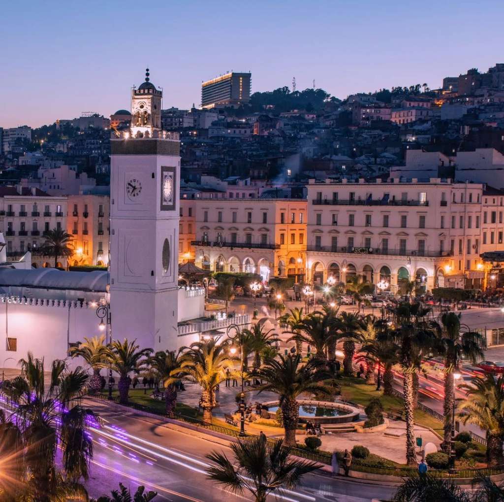 Alžir će protjerati 12 službenika francuske ambasade