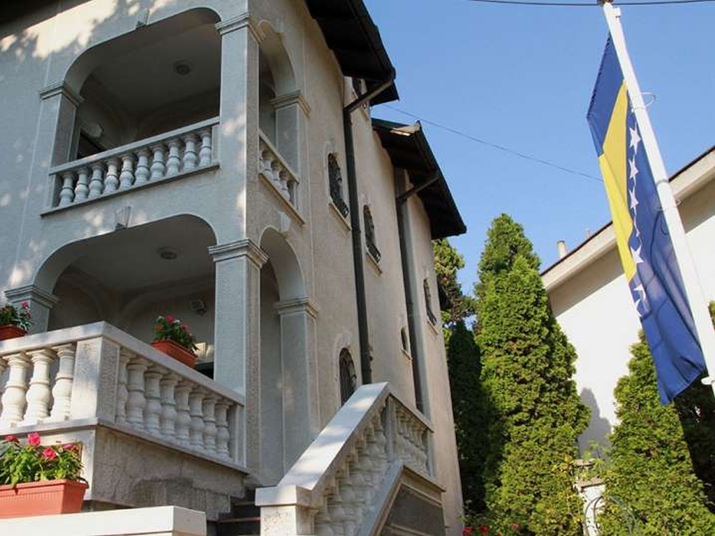 Ambasada BiH u Beogradu: Blokirani smo