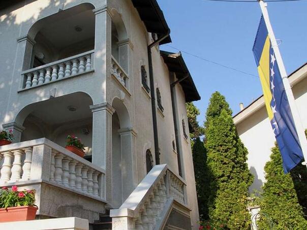 Ambasada BiH u Beogradu: Blokirani smo