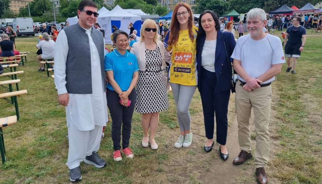 Ambasada BiH u Pragu učestvovala na Festivalu ambasada