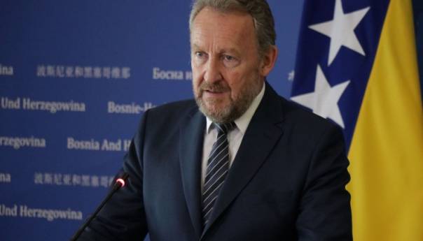 Ambasada Hrvatske kritikovala izjave Izetbegovića
