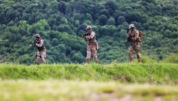 Ambasada SAD-a proglasila vojnike Oružanih snaga BiH herojima mjeseca