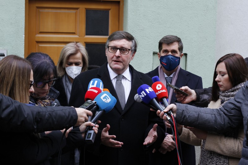 Ambasada SAD: Iznesen minimumom mjera za reformski paket