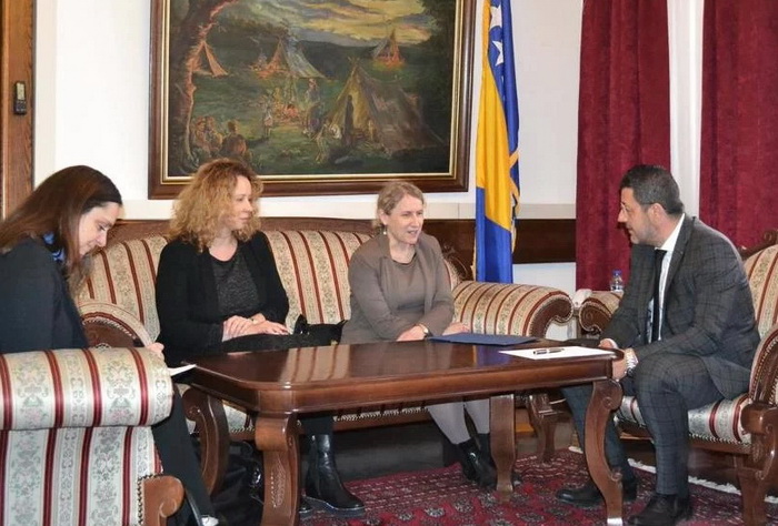 Ambasada SAD: Izvrsna saradnja s ministrom Čamparom