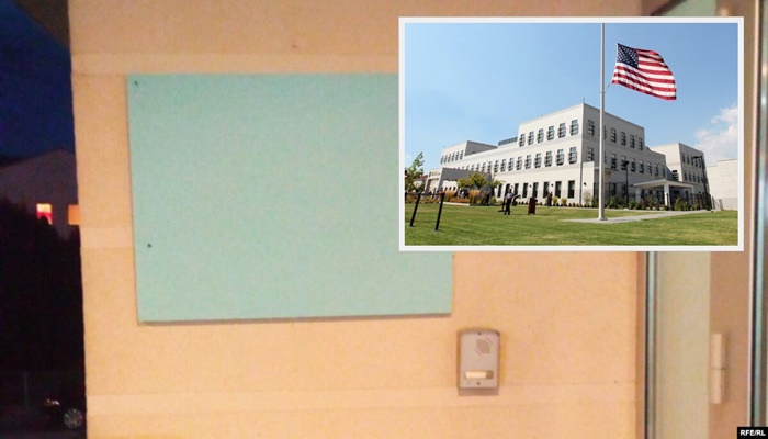 Ambasada SAD pozdravila skidanje ploče sa Karadžićevim imenom