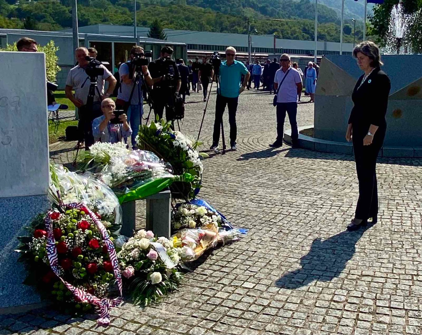 Ambasada SAD: Pravda i odgovornost jedini su put do pomirenja i trajnog mira