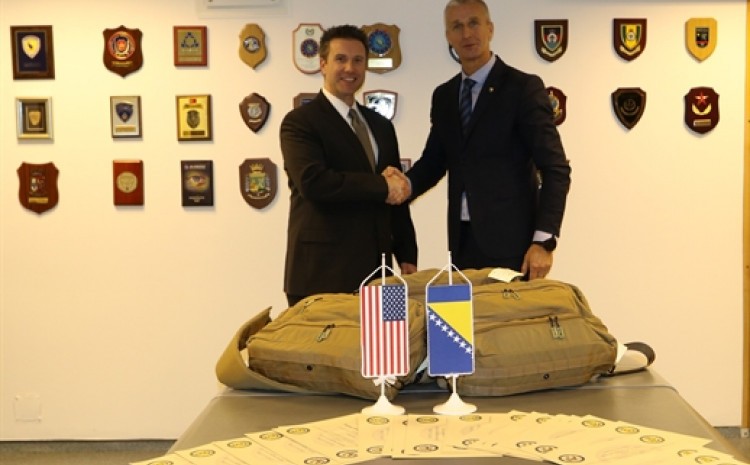 Ambasada SAD u BiH uručila certifikate policijskim službenicima Direkcije