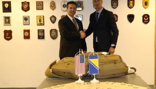 Ambasada SAD u BiH uručila certifikate policijskim službenicima Direkcije