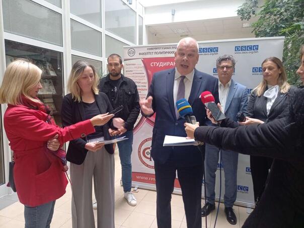 Ambasador Aggeler u Banjoj Luci: Želimo da pomognemo da se smanje političke tenzije