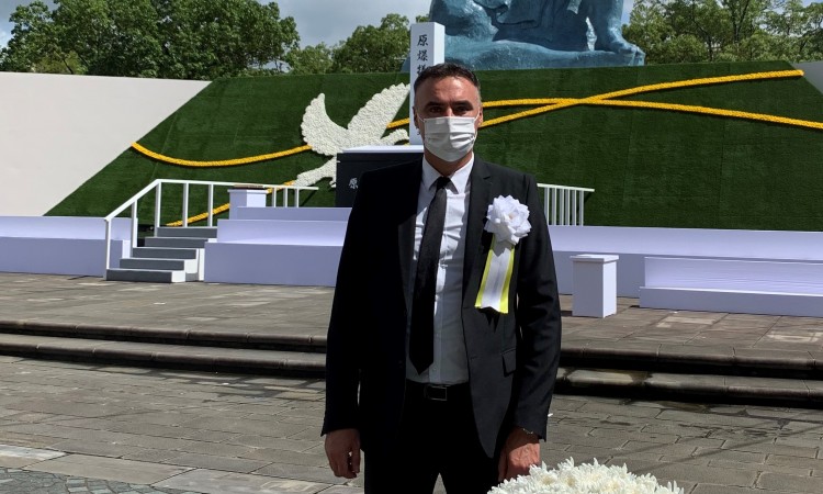 Ambasador Berjan odao počast žrtvama atomskih bombi u Nagasakiju i Hirošimi