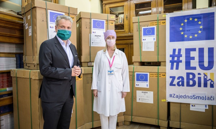 Sattler dostavio medicinsku pomoć Evropske unije KCUS-u
