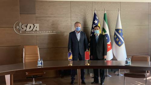 Ambasador Kine: Respiratori koje je nabavila BiH širom svijeta efikasni u tretmanu Covid pacijenata