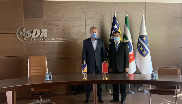 Ambasador Kine: Respiratori koje je nabavila BiH širom svijeta efikasni u tretmanu Covid pacijenata