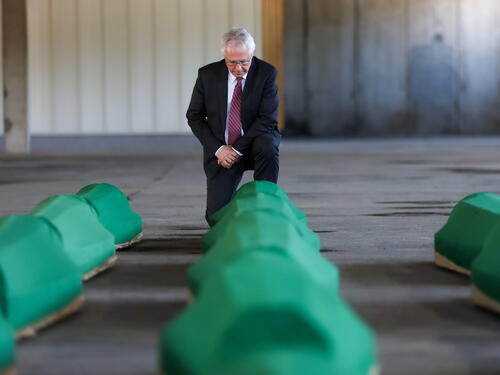Ambasador Murphy odao počast žrtvama genocida u Srebrenici: Istina se mora prihvatiti