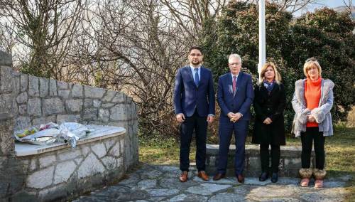 Ambasador Murphy odao počast žrtvama zločina na Uborku i Sutini