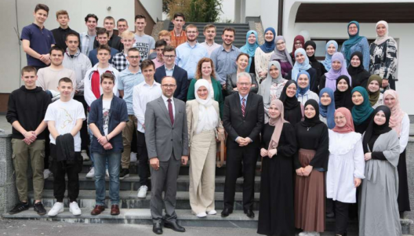 Ambasador Murphy u posjeti Medresi 'Osman-ef. Redžović' u Visokom