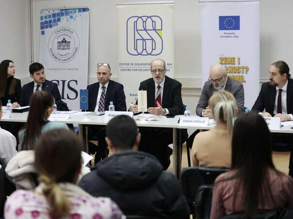 Ambasador Posa: Mađarska je primljena u Evropsku uniju sa ustavom iz 1949.