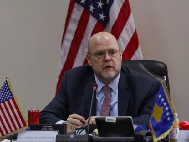 Ambasador SAD na Kosovu: Za nabavku oružja iz napada treba vam vladina podrška