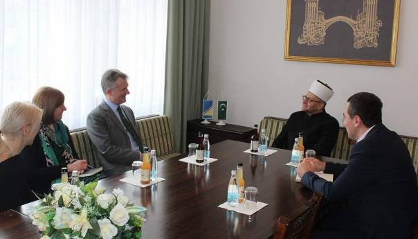Ambasador UK u BiH i šefica Odjela za Zapadni Balkan posjetili Muftijstvo mostarsko