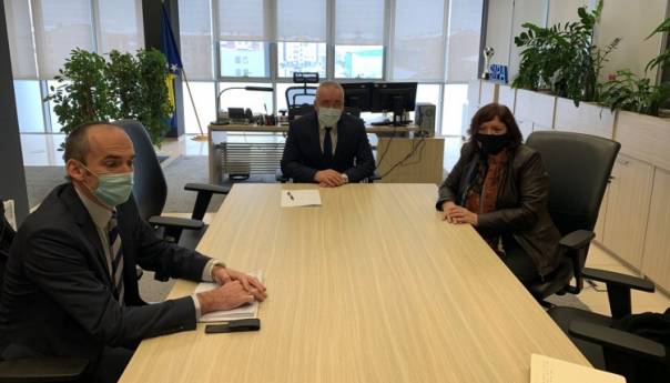 Ambasadorica Tudik s direktorom Ćulumom razgovarala o zajedničkoj saradnji