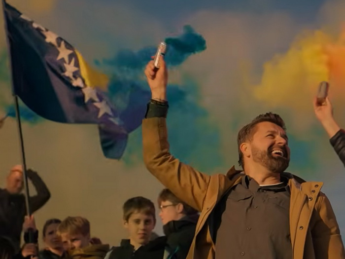 Amel Ćurić novom pjesmom podigao atmosferu pred Mundijal