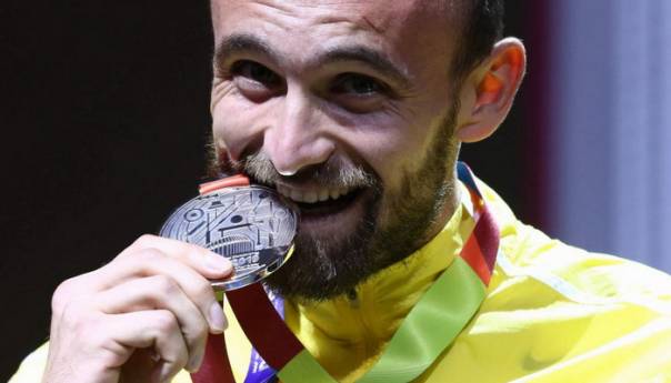 Amel Tuka, Larisa Cerić i Mesud Pezer dobili po 15.000 KM