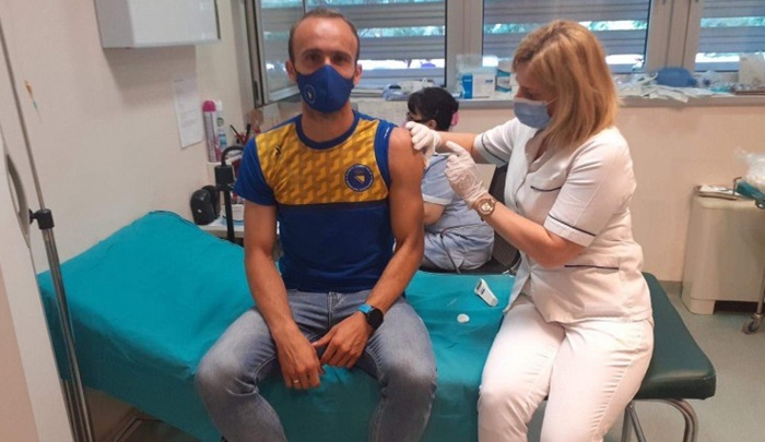 Amel Tuka vakcinisan u Mostaru